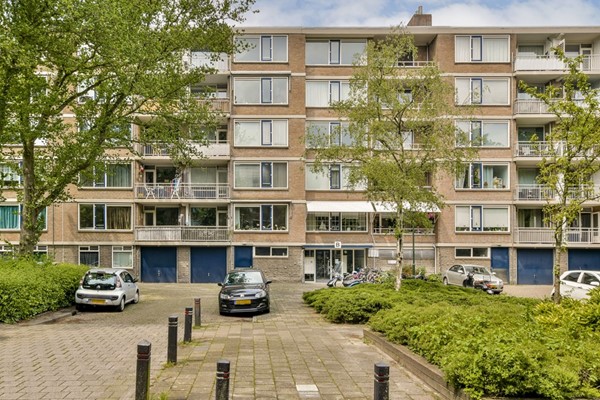 Burgemeester Caan van Necklaan 270, Leidschendam